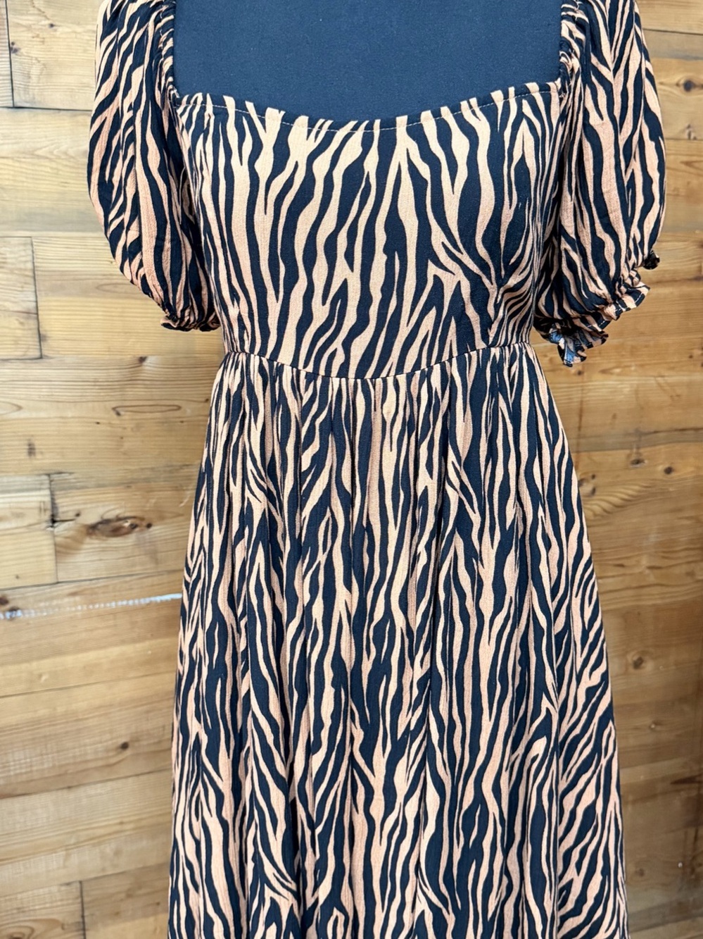 Coco + Jaimeson Animal Print Mini Dress in Brown & Black Size Small NWT